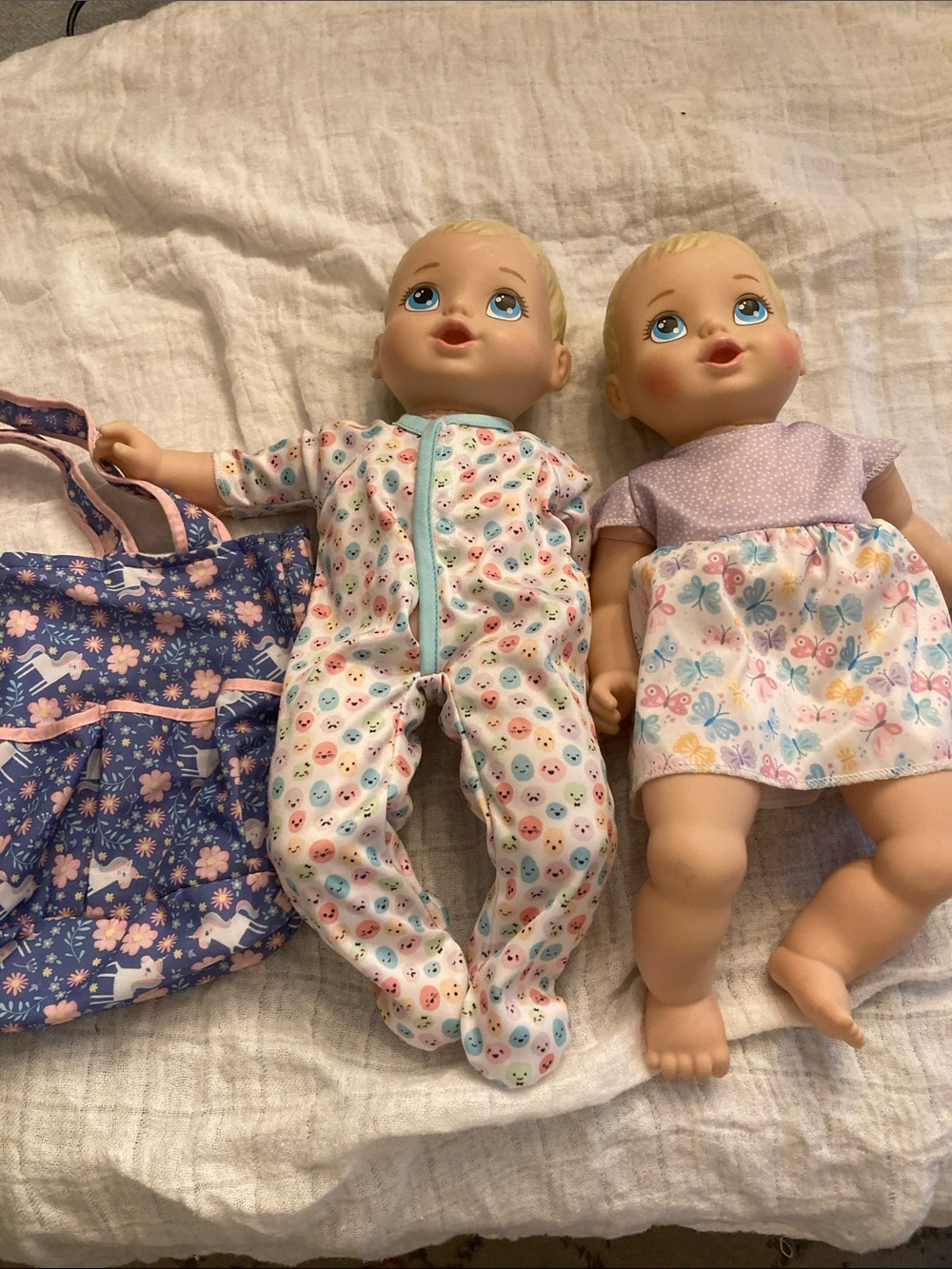 Twin baby dolls